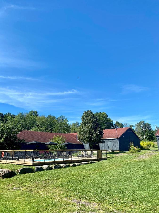 Beatnik Hotel Bromont Exteriör bild